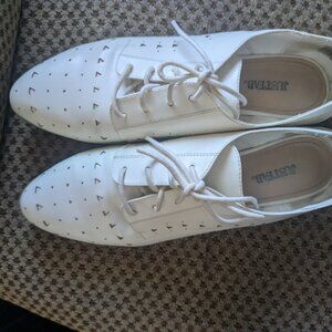 JustFab Women's Shoes Size 12